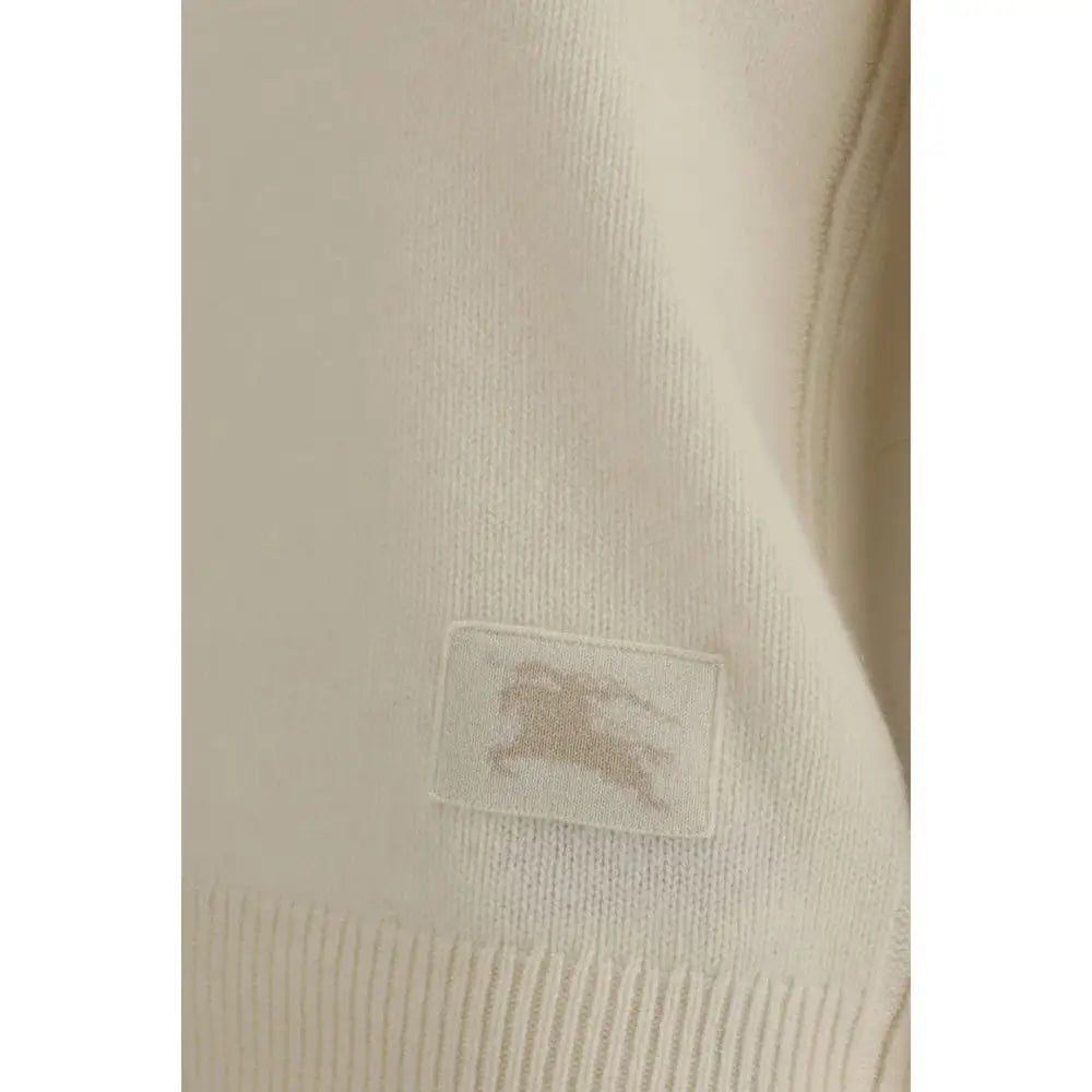 Burberry cremede cashmere sweater med logo-patch, 100% originale brands