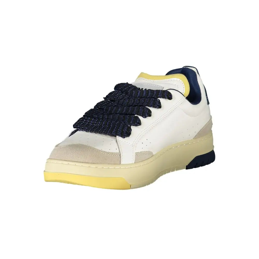 Blauer white leather sneakers med navy blå snørebånd og gule accenter