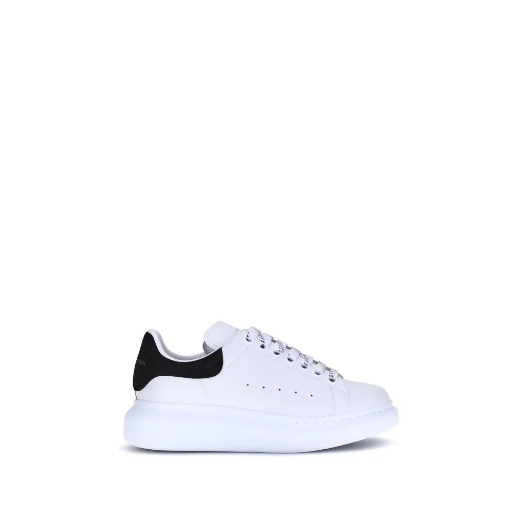 Alexander McQueen hvide calf leather Bos Taurus platform sneakers med sort suede hælflap og chunky gummisål