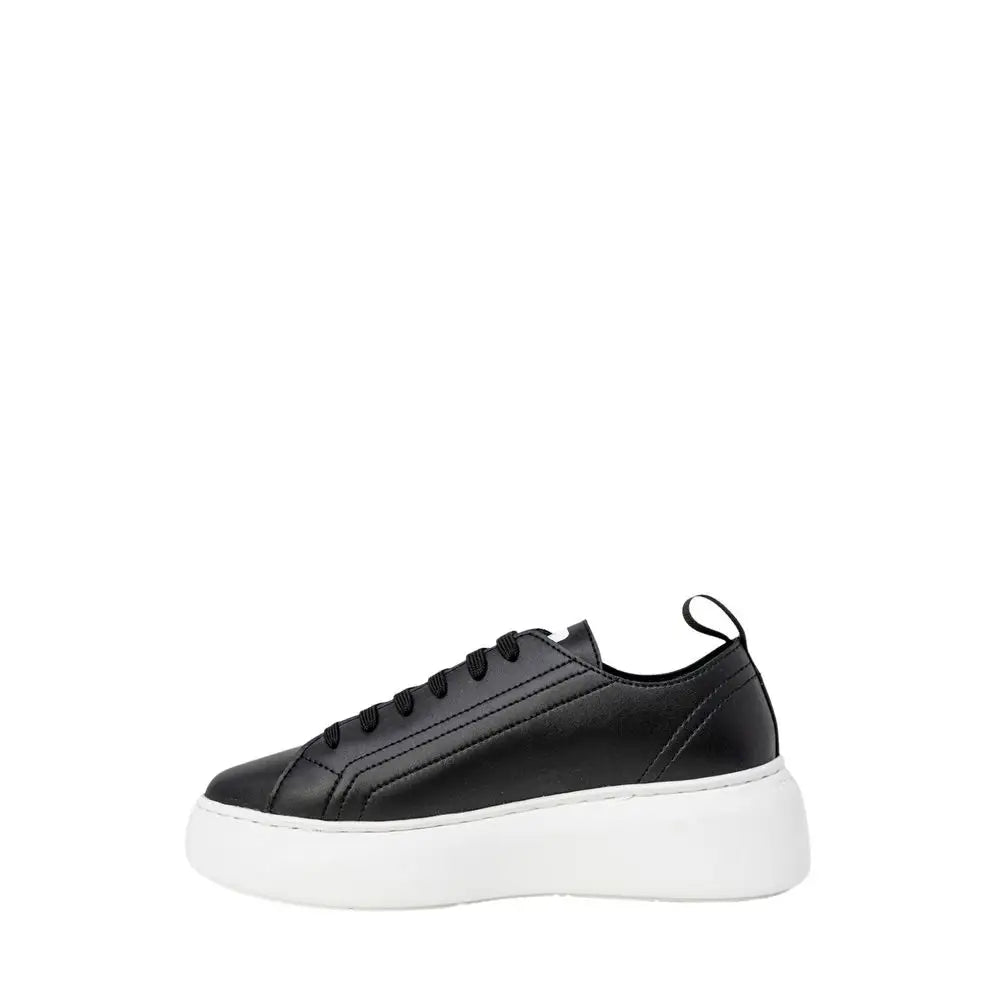 Armani Exchange sorte kunstlæder sneakers med tyk hvid gummisål
