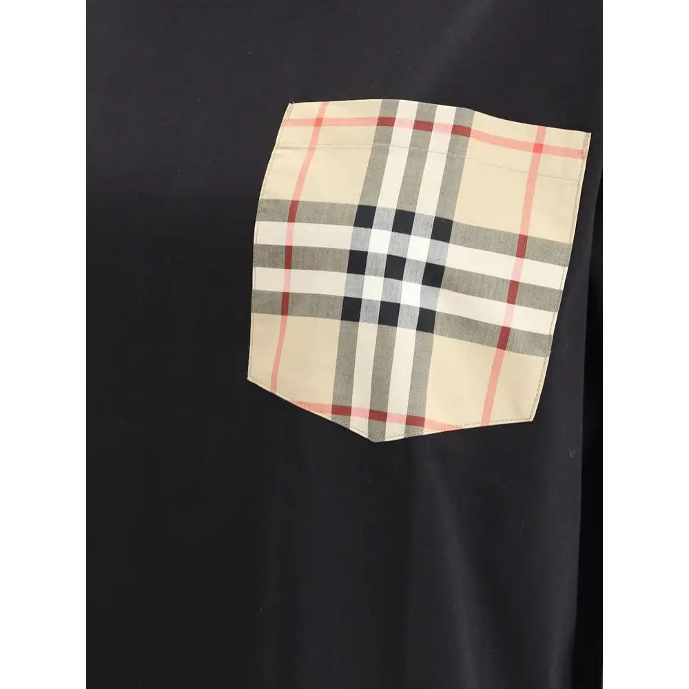 Burberry archive check t-shirt med beige, rød, sort og grå ternet lomme på sort stof