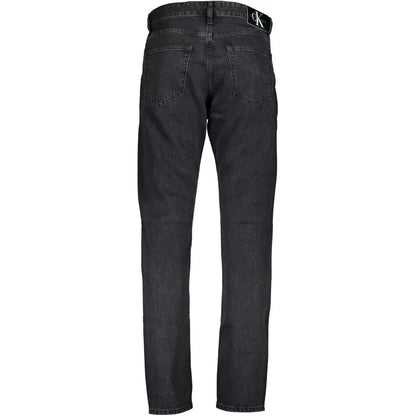 Calvin Klein Chic washed effekt dad jeans i sort denim med klassisk straight-leg snit og logo-patch