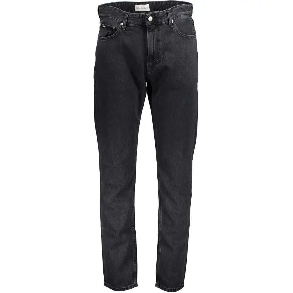Calvin Klein chic washed dad jeans med sort denim og hvid etiket