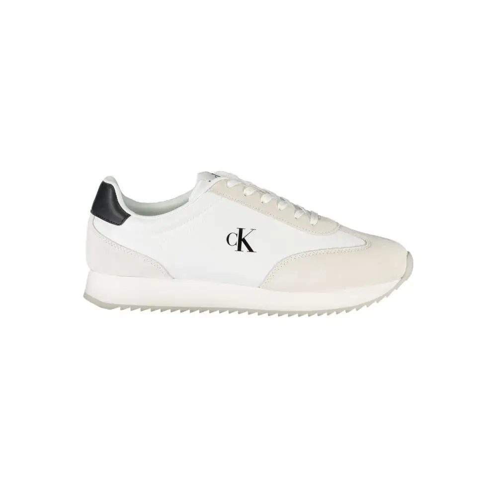Hvid Calvin Klein lædersneaker med sort hælflap og logo, 100% originale brands