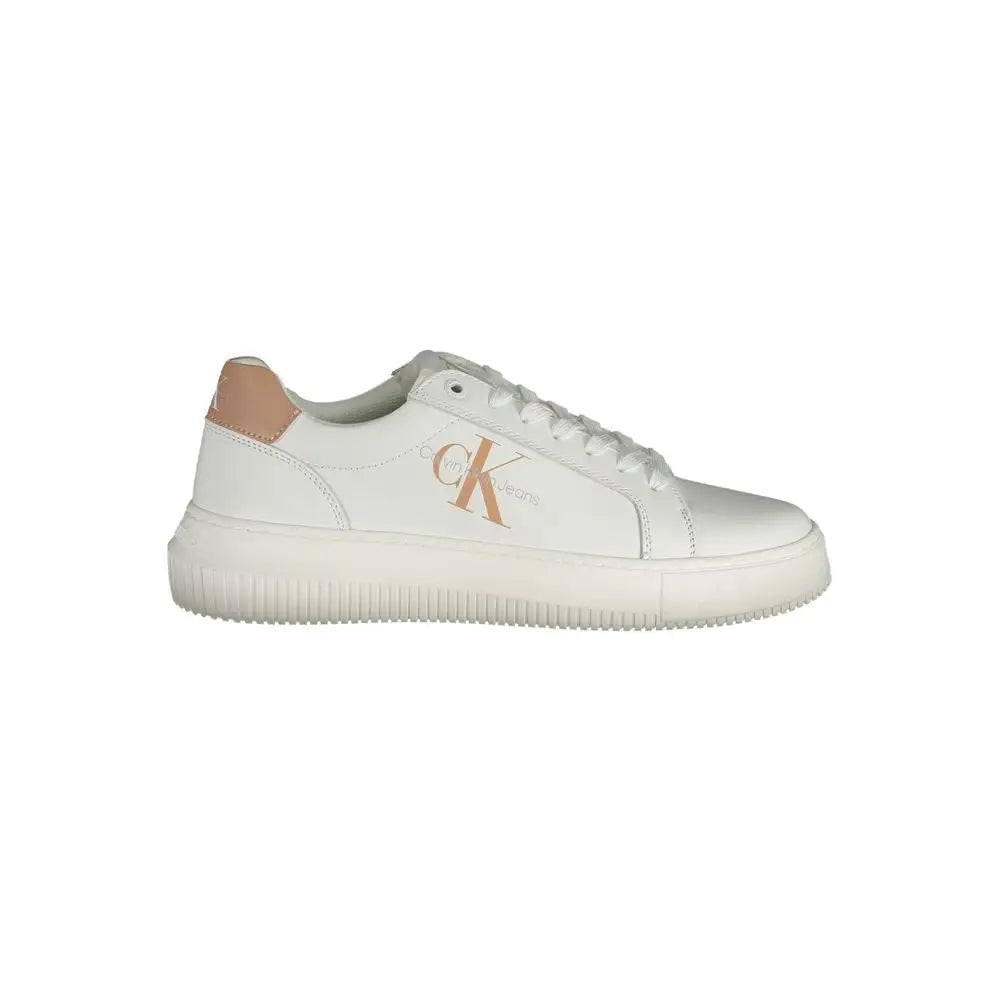 Høj kvalitet Calvin Klein white læder sneakers med beige accenter og chunky sål