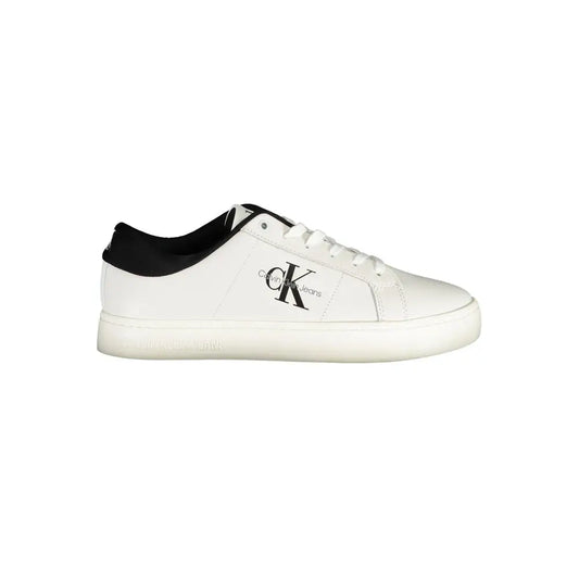 Hvide Calvin Klein polyester sneakers med sort logo og hælflap