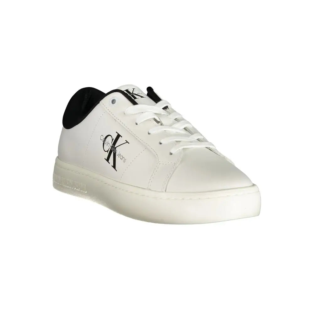 Hvide Calvin Klein polyester sneakers med sort logo og hælflap