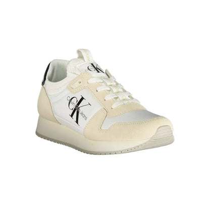 Calvin Klein creme sneakers med hvide accenter og sort logo