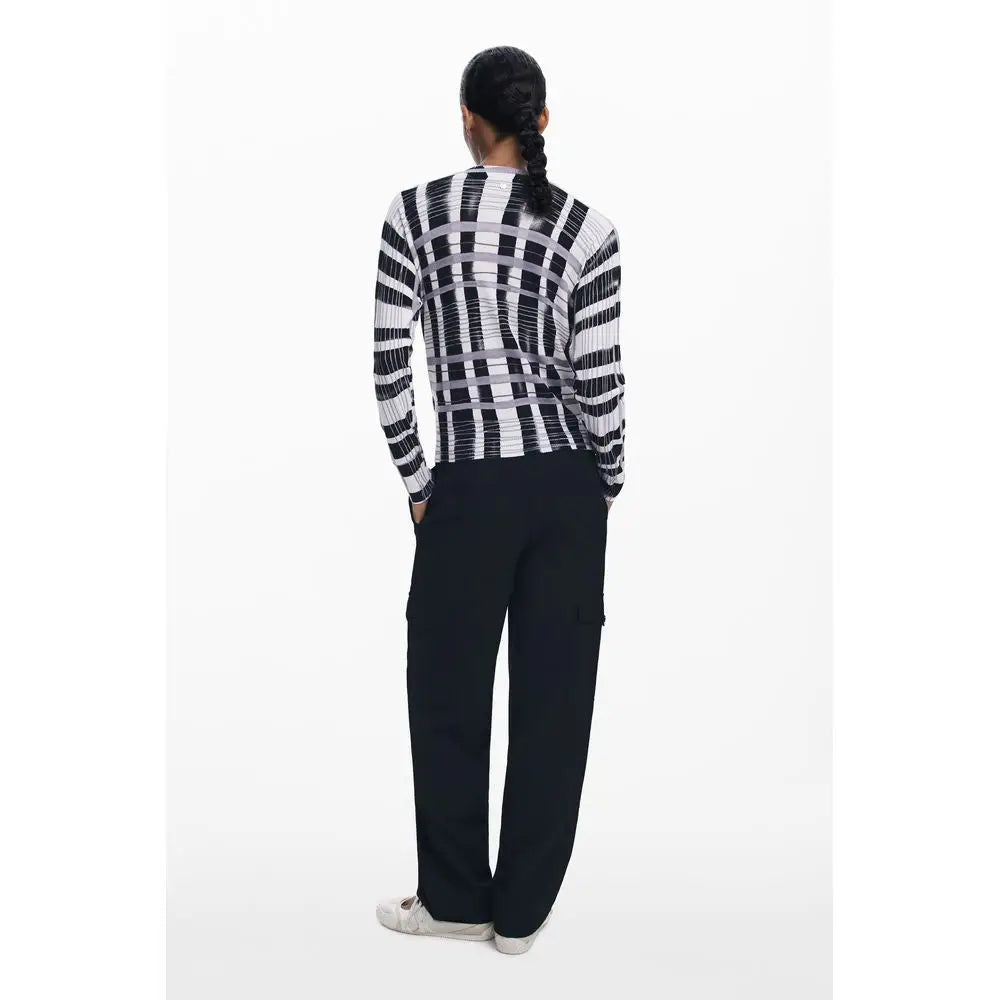 Desigual hvid viscose sweater med sort-hvide striber og ribbet strik. Spar 30-70% på mode