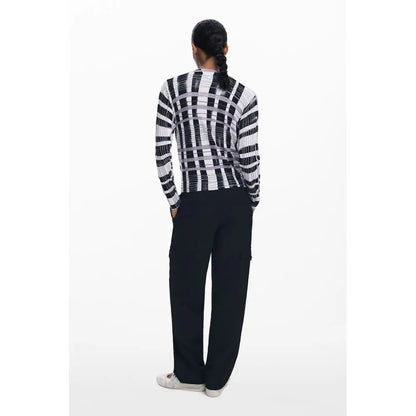 Desigual hvid viscose sweater med sort-hvide striber og ribbet strik. Spar 30-70% på mode