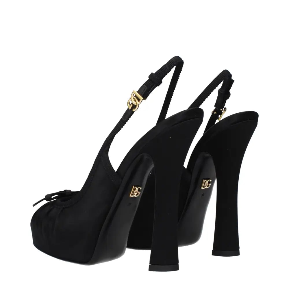 Sorte Dolce & Gabbana slingback-pumper i sort satin med guldbranding