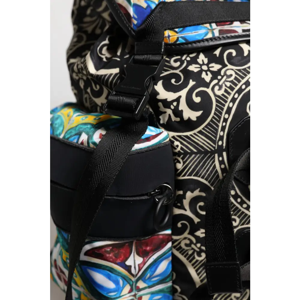 Vibrant Dolce & Gabbana multicolor maiolica print nylon backpack med mønstre
