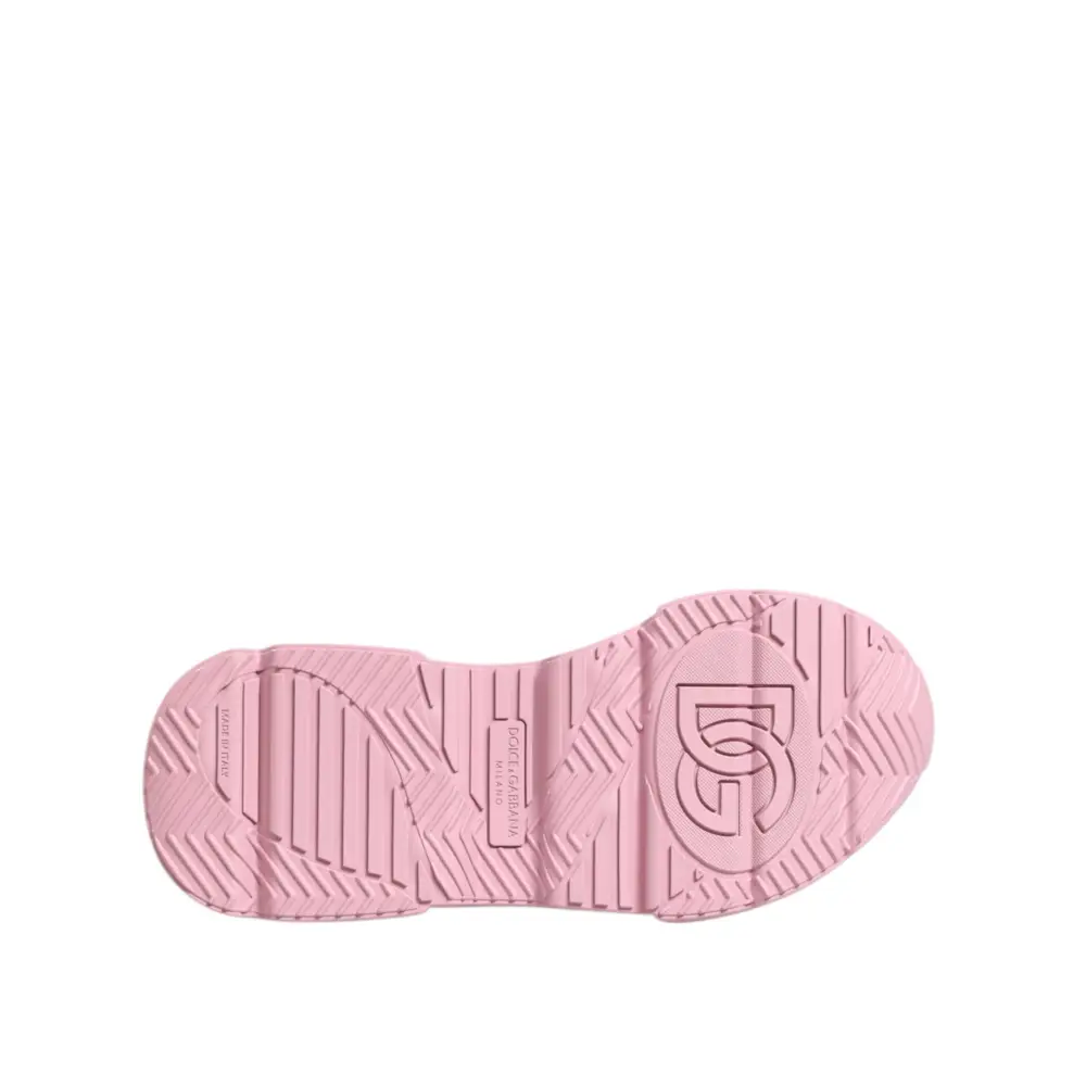 Pink leather Daymaster low top sneakers with embossed logo and textured tread