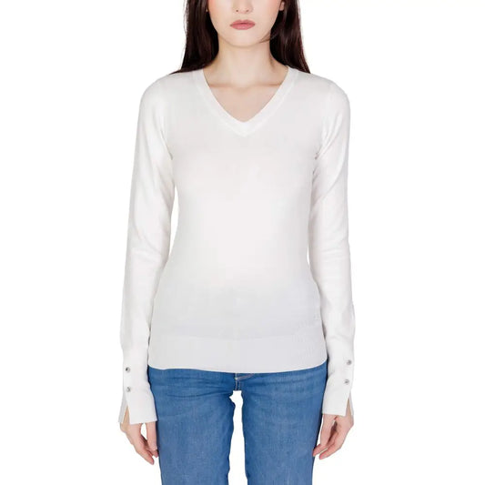 Guess white cotton sportswear: hvid v-hals langærmet sweater med ribbed manchetter og knapdetaljer