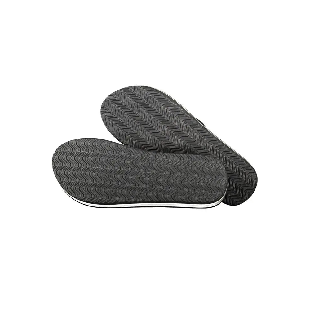 Napapijris sorte polyester sorte med sorte gummisål og bølget mønster