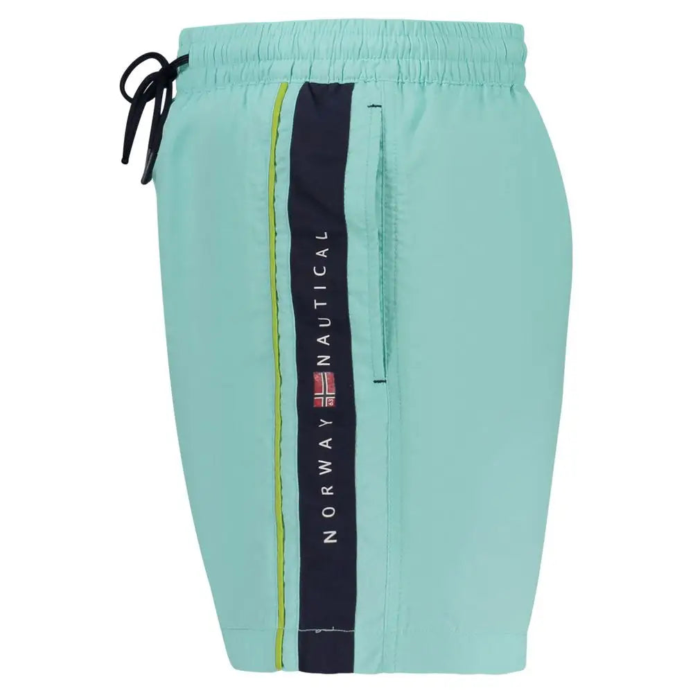 Lysblå polyamid badebukser med norsk flag og Norge Nautical-branding