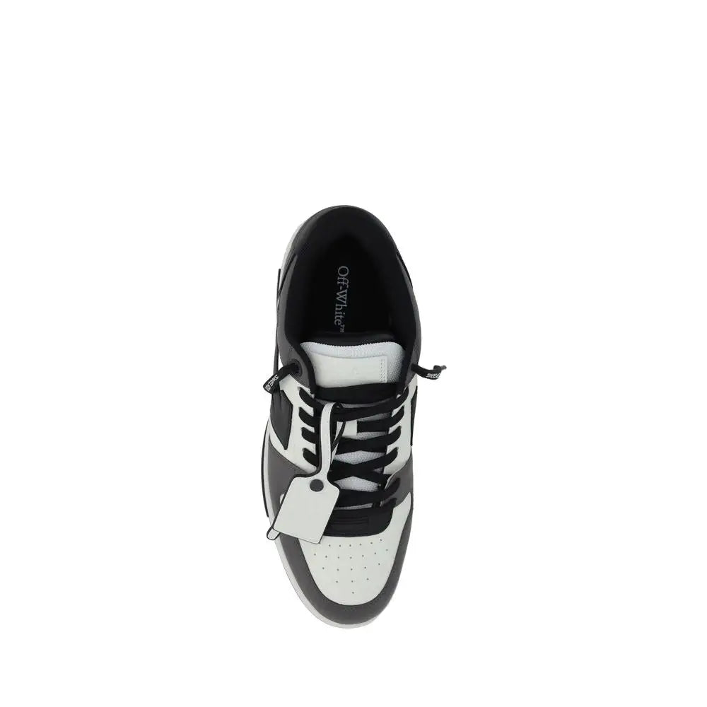 Minimalist Off-White grå kalveskind Bos Taurus low top sneakers med perforeret tå og sorte snører