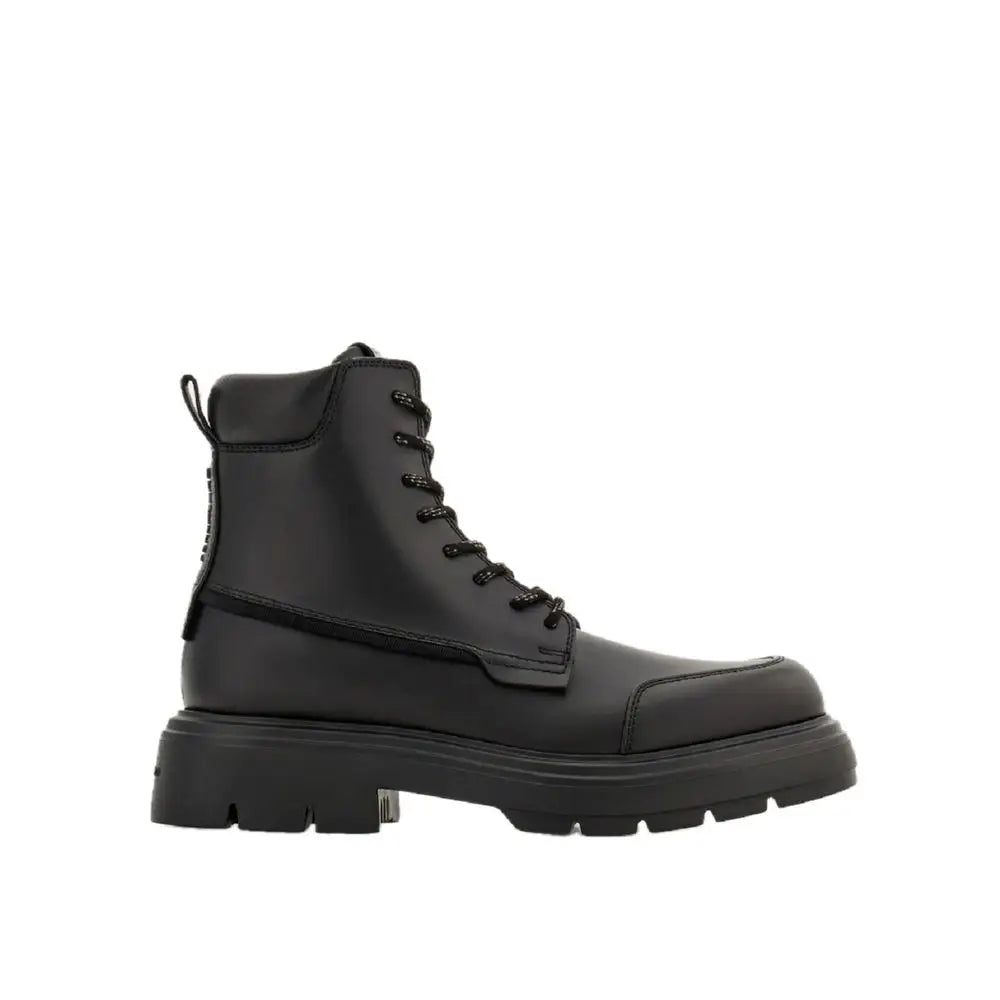 Salvatore Ferragamo Black Calfskin Lace-Up Boots - Ankelstøvler