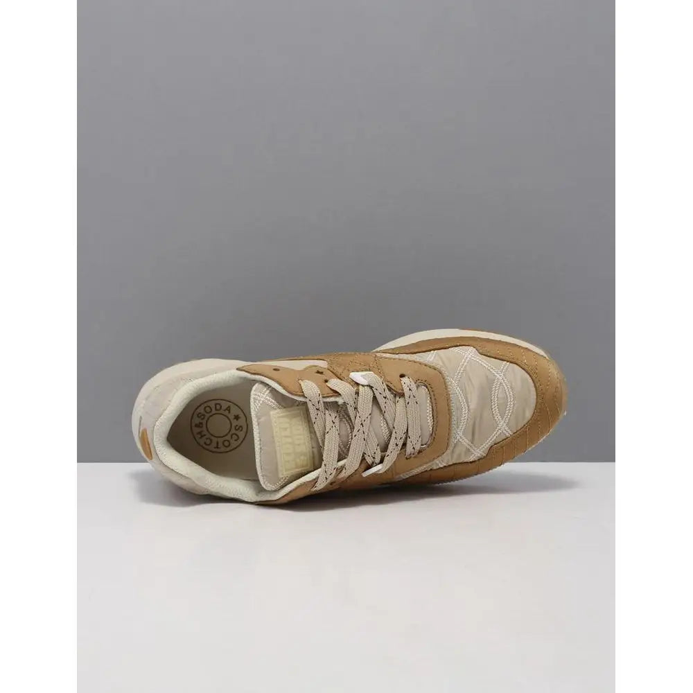 Tan og creme suede sneakers med quiltet detalje og hvid gummisål i Scotch & Soda beige nylon low top stil