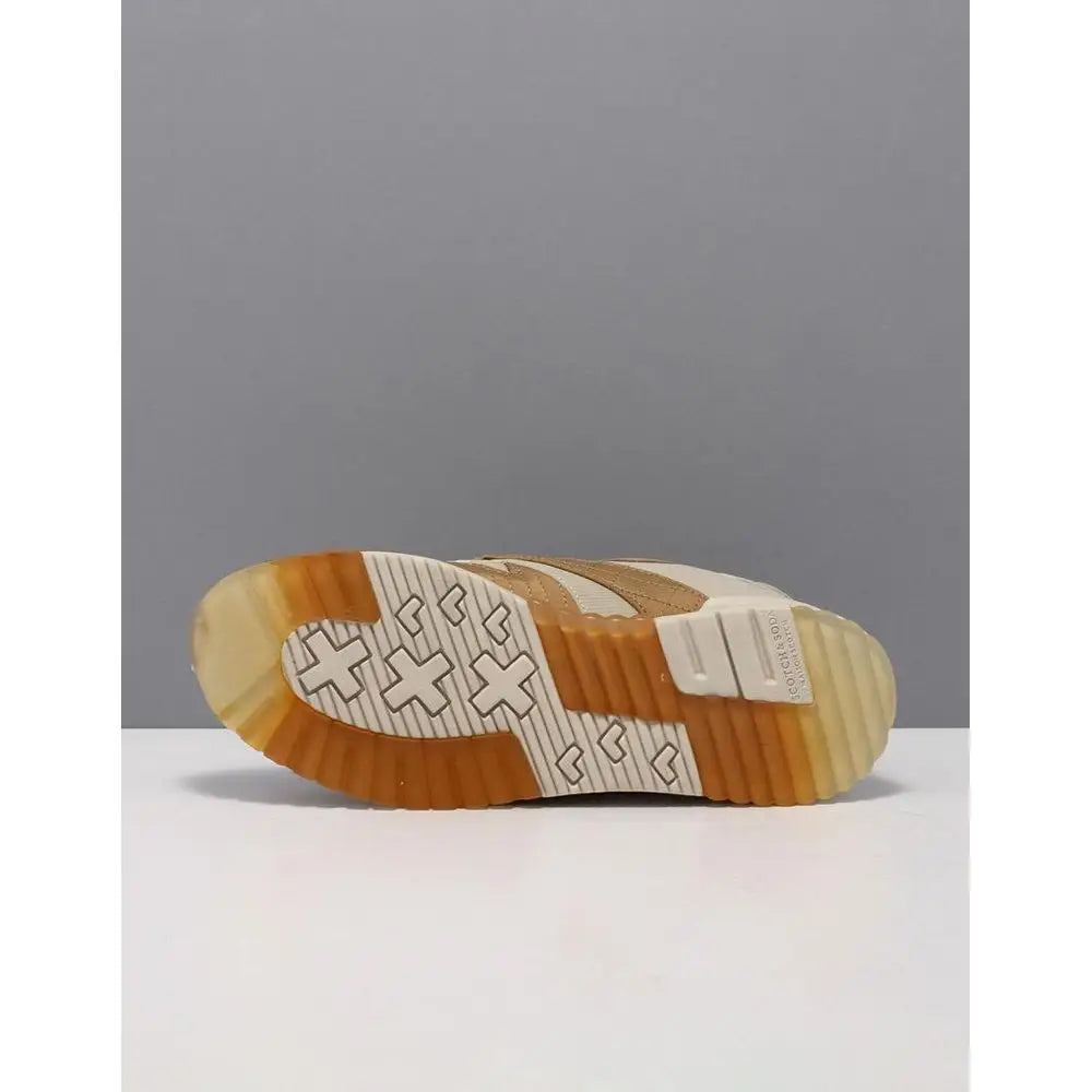 Tan og creme Reebok Classic lædersneaker med gum gummisål og krydsstribet mønster i Scotch & Soda beige nylon low top sneakers