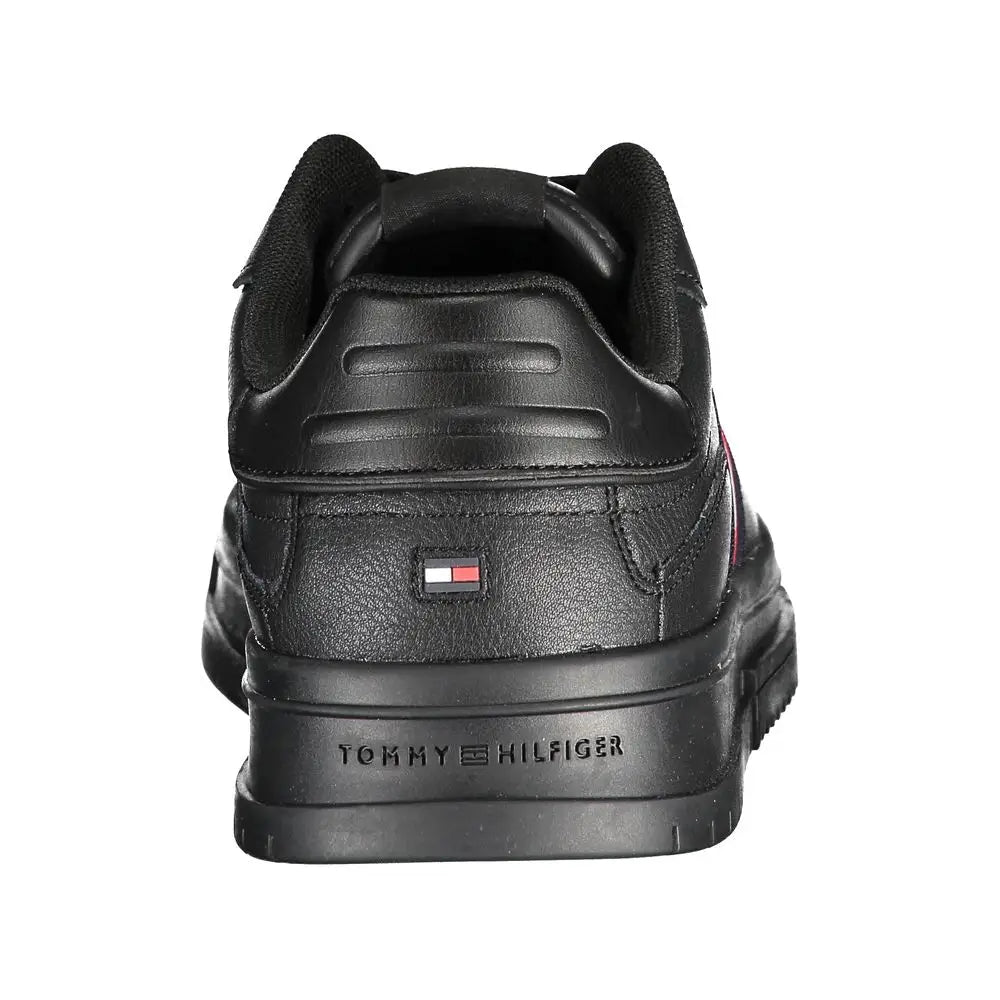 Tommy Hilfiger black polyester sneaker med chunky sål og røde, hvide, blå detaljer
