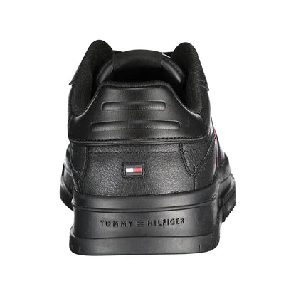 Tommy Hilfiger black polyester sneaker med chunky sål og røde, hvide, blå detaljer