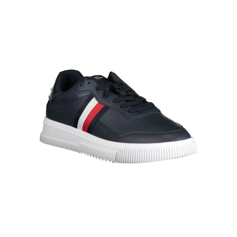 Tommy Hilfiger blue leather sneaker med sort overdel, hvid og rød stribe og chunky hvid sål