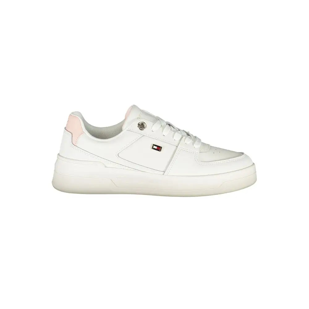 Tommy Hilfiger elegant white lace-up sneaker with pink accents and chunky sole