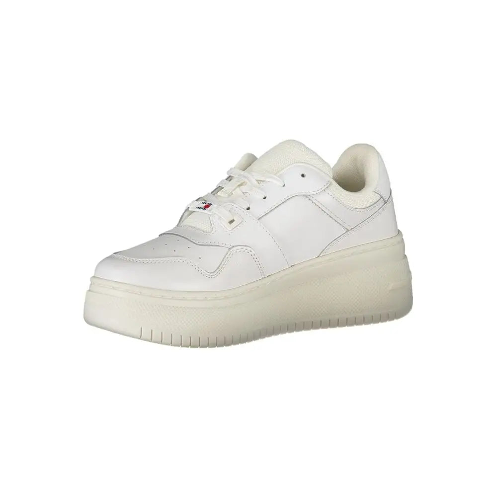 Tommy hilfiger white leather sneakers med rent læder og tekstureret sål